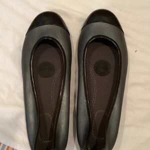 Lugz Women's Black and Gray Loafers